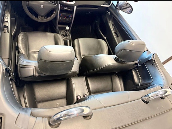 Peugeot 207 CC 4 of 10