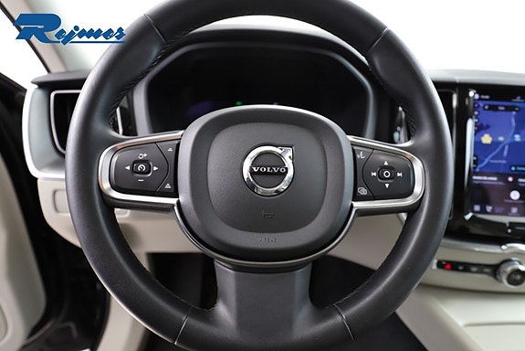 Volvo XC60 13 of 25