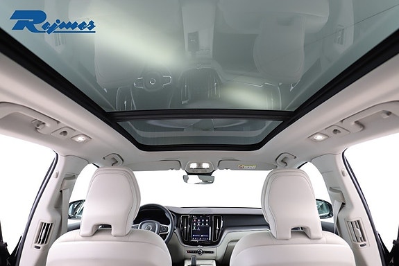 Volvo XC60 12 of 25
