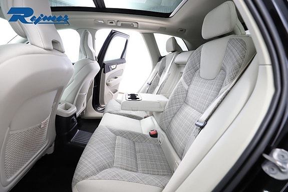 Volvo XC60 9 of 25