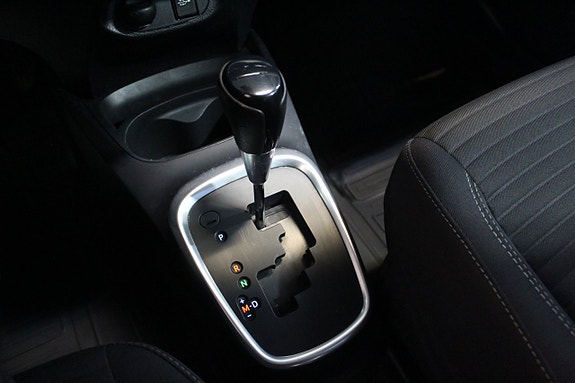 Toyota Yaris 17 of 21