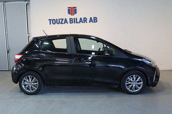 Toyota Yaris 4 of 21