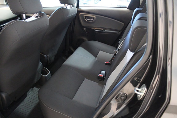 Toyota Yaris 10 of 21