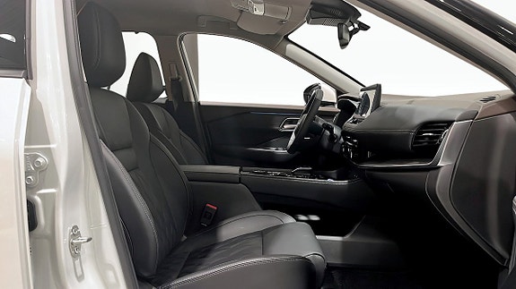 Nissan X-Trail 3 of 14