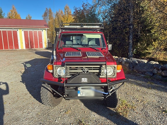 Pickup TOYOTA LAND CRUISER HJZ 75 2 of 6