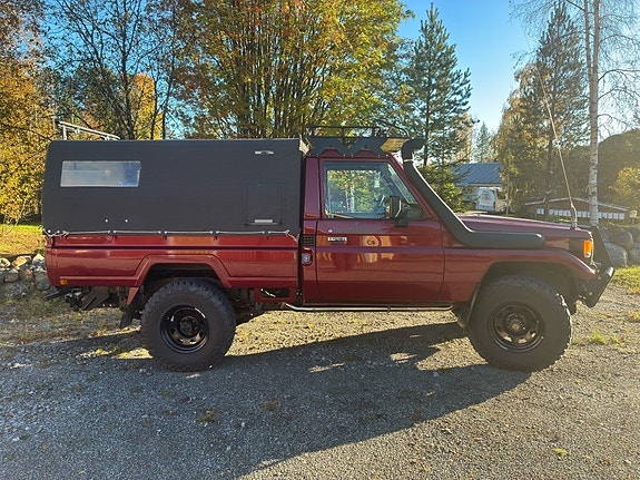 Pickup TOYOTA LAND CRUISER HJZ 75 4 of 6