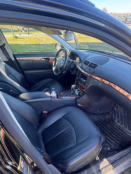 Mercedes-Benz E280 5 of 9