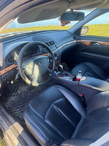 Mercedes-Benz E280 6 of 9