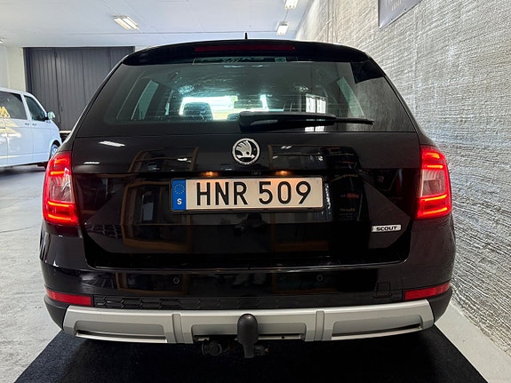 Skoda Octavia Scout 7 of 22