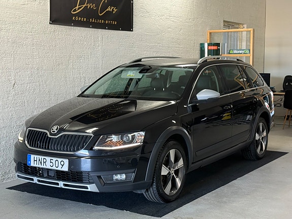 Skoda Octavia Scout 2 of 22
