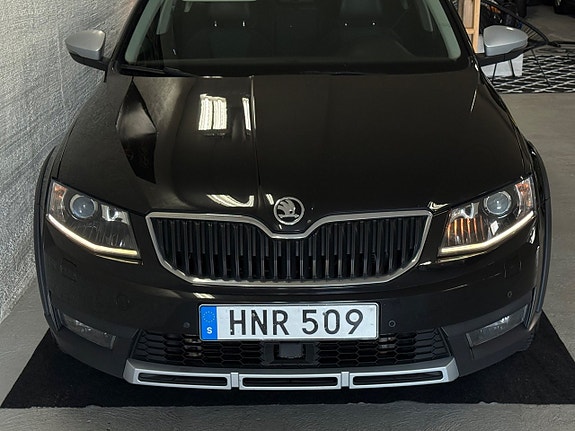 Skoda Octavia Scout 3 of 22