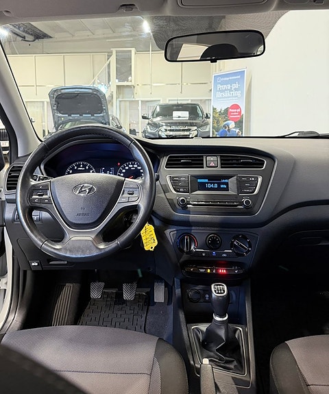 Hyundai i20 8 of 9