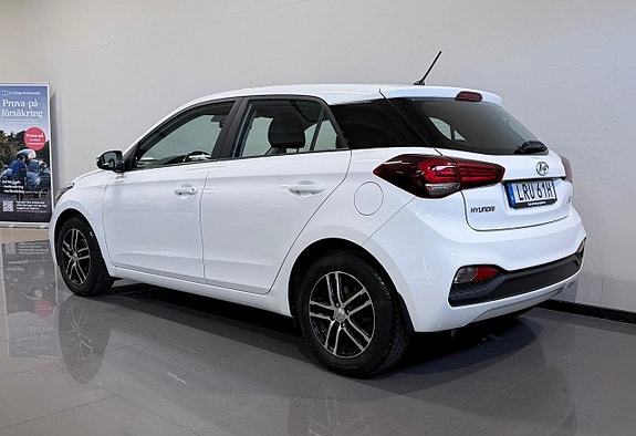 Hyundai i20 3 of 9