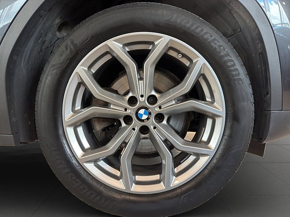 BMW X4 8 of 28