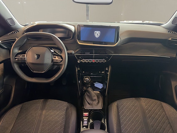 Peugeot 2008 11 of 13