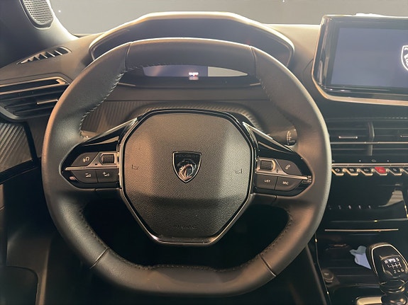 Peugeot 2008 10 of 13