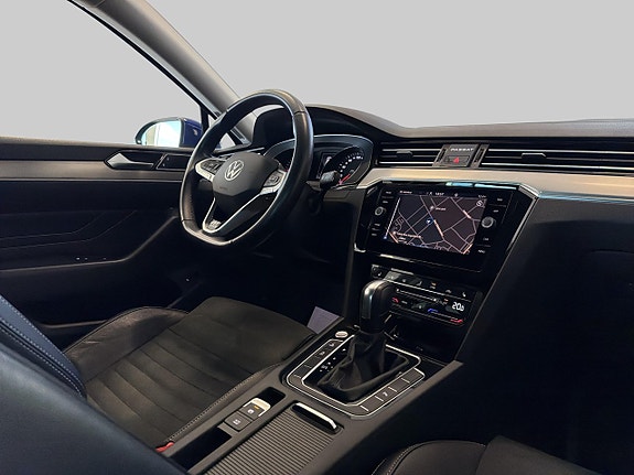 Volkswagen Passat 22 of 27