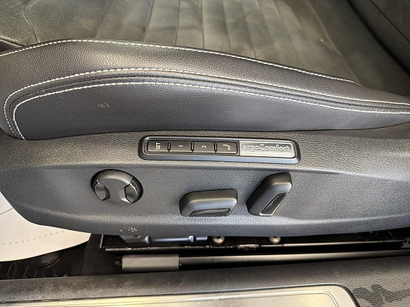 Volkswagen Passat 23 of 27