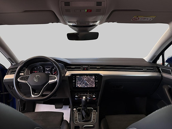 Volkswagen Passat 10 of 27