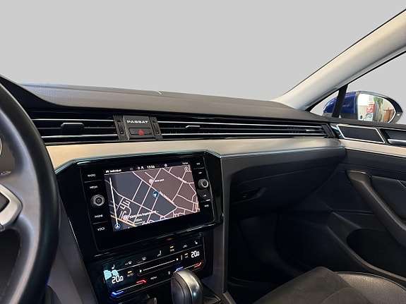 Volkswagen Passat 13 of 27