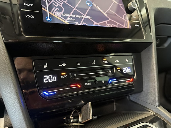 Volkswagen Passat 14 of 27