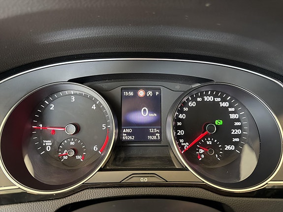Volkswagen Passat 12 of 27
