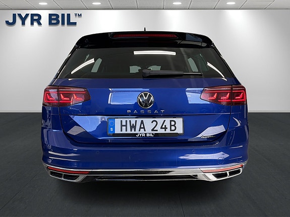 Volkswagen Passat 4 of 27