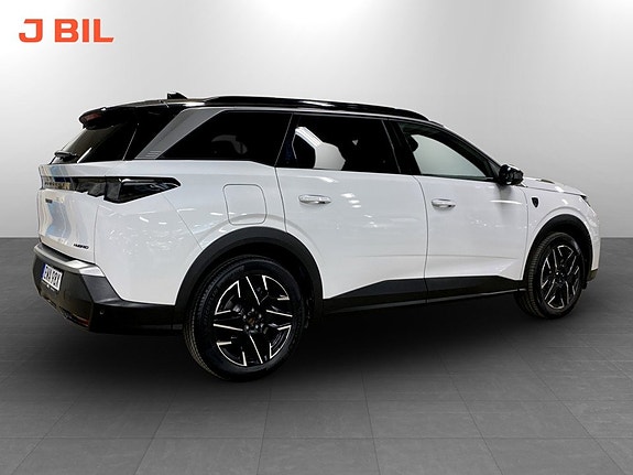 Peugeot 5008 3 of 18