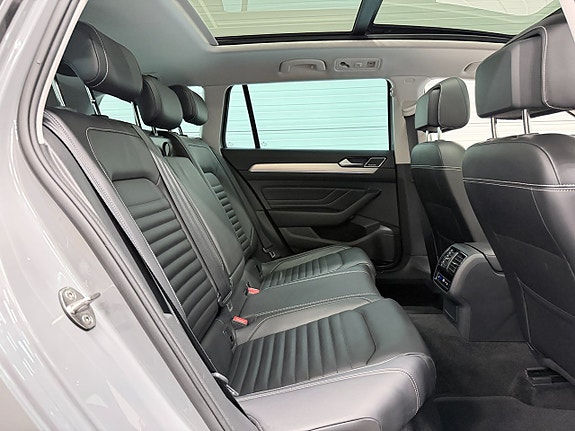 Volkswagen Passat 24 of 24