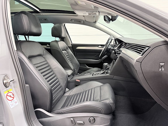 Volkswagen Passat 23 of 24
