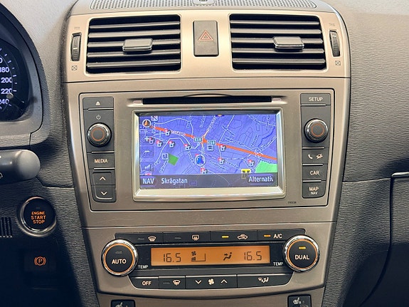 Toyota Avensis 15 of 19