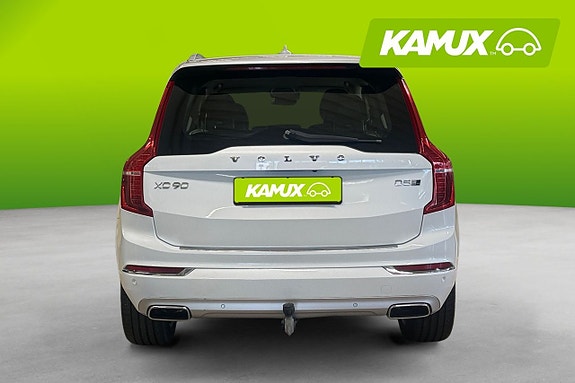 Volvo XC90 5 of 26