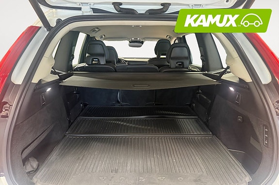 Volvo XC90 13 of 26