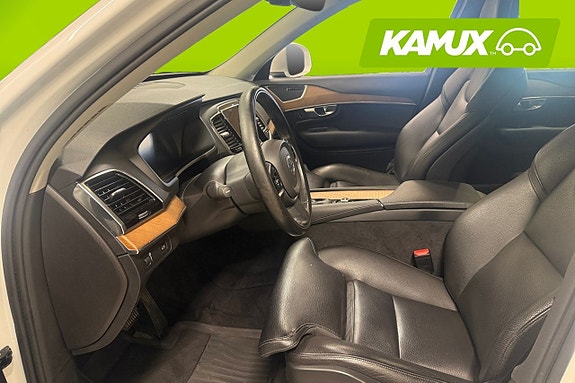 Volvo XC90 9 of 26