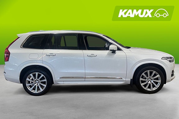 Volvo XC90 2 of 26