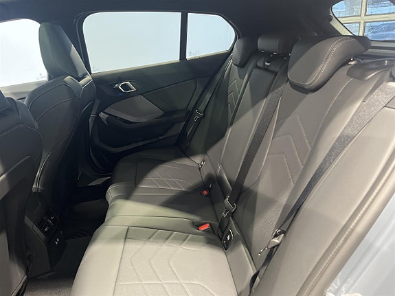 BMW 120 7 of 15