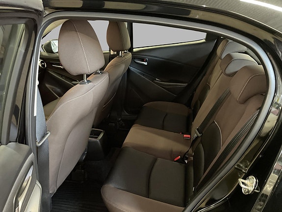 Mazda 2 13 of 16