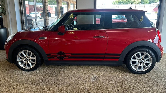MINI Cooper 8 of 10