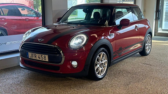 MINI Cooper 9 of 10
