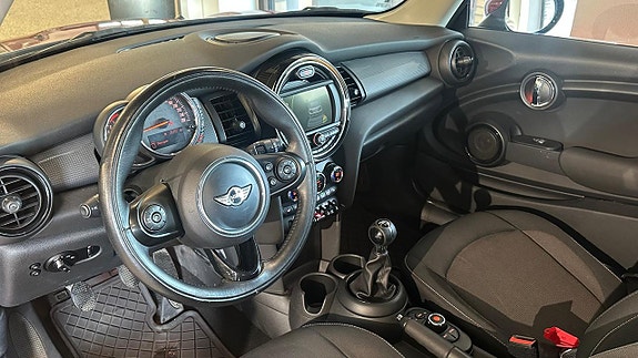 MINI Cooper 3 of 10