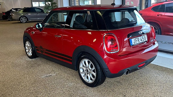 MINI Cooper 2 of 10