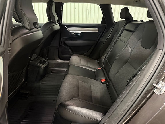 Volvo V90 8 of 15