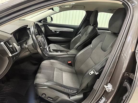 Volvo V90 6 of 15