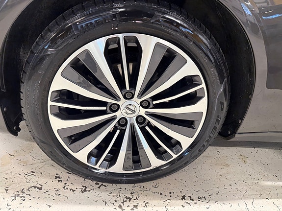 Volvo V90 11 of 15