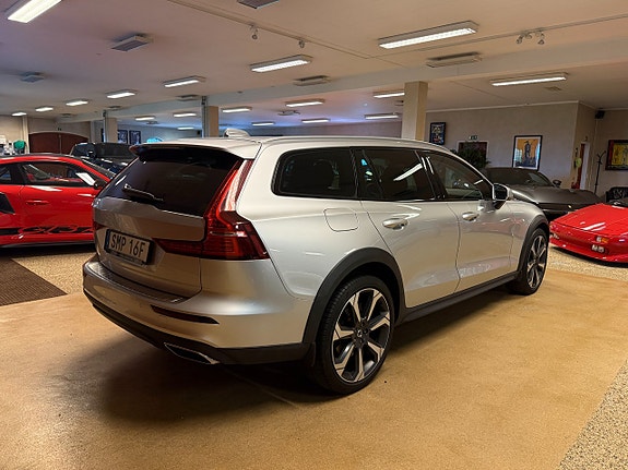 Volvo V60 Cross Country 5 of 27