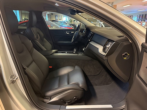 Volvo V60 Cross Country 14 of 27