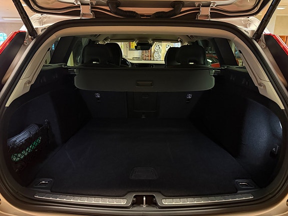 Volvo V60 Cross Country 25 of 27