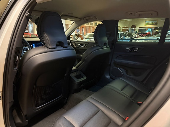 Volvo V60 Cross Country 23 of 27