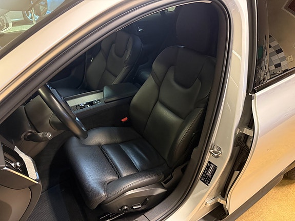 Volvo V60 Cross Country 13 of 27
