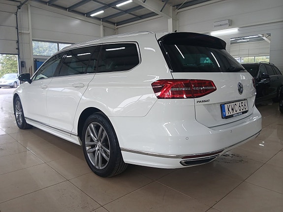 Volkswagen Passat 7 of 21